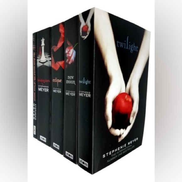 First Edition Eclipse Hardcover Book by Stephenie Meyer. - Picture 4 of 9